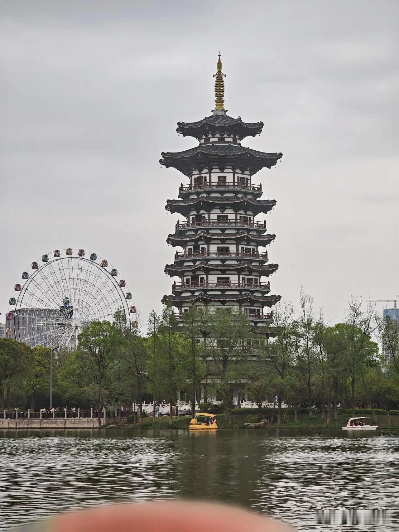 中东战争谁问鼎?
伊朗卫国反霸权!
横批:主权至上
伊朗战略自卫