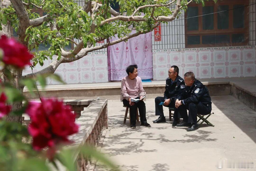 兰州公安关山森林派出所守护生态屏障 青春在林海深处闪光 33岁的辅警陈晓博三年如