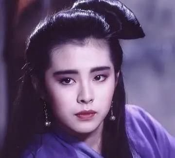 1986年，徐克要拍《倩女幽魂》，王祖贤毛遂自荐，想演聂小倩，但被徐克的妻子施南