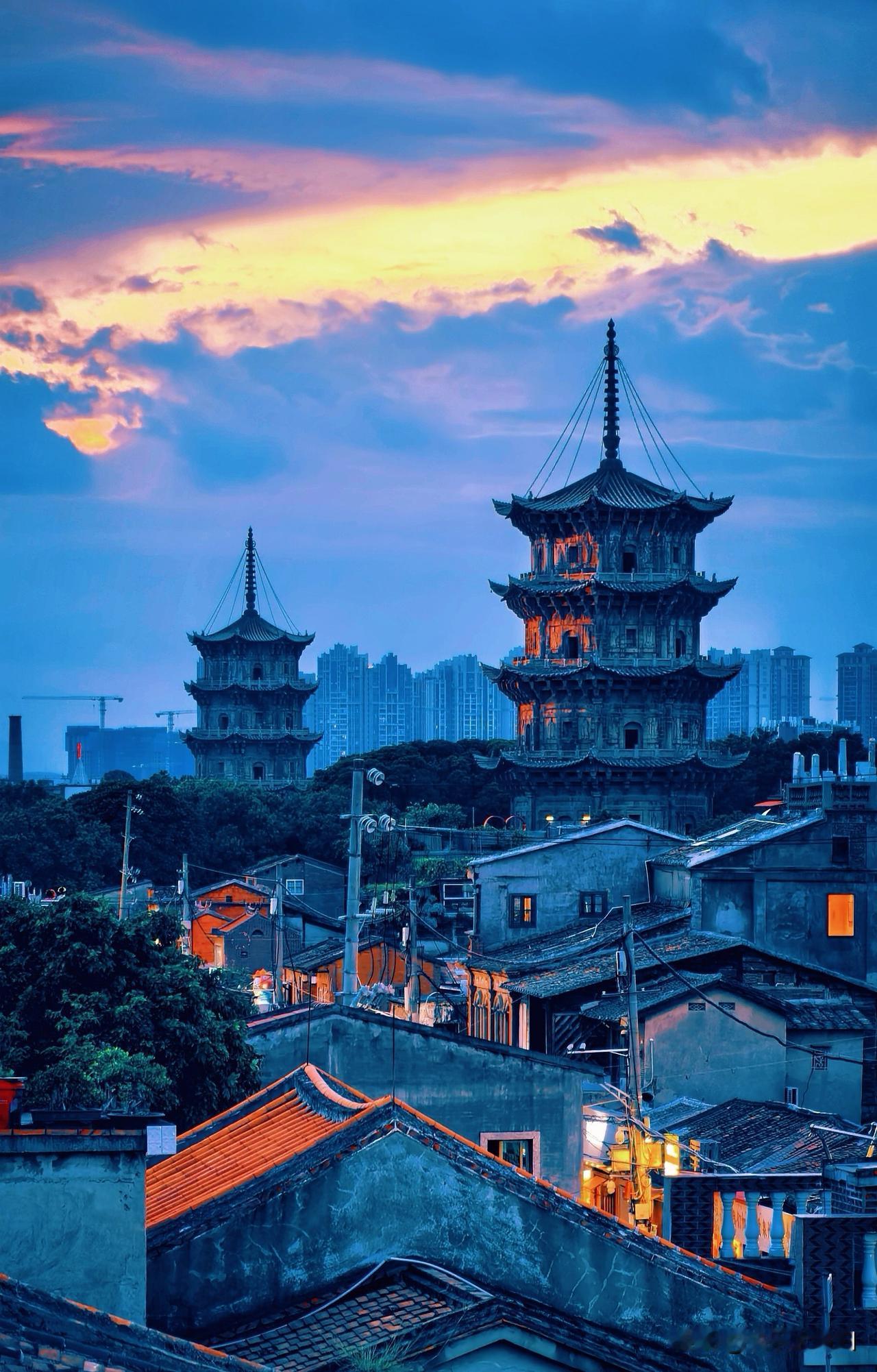 张林阿山姜母鸭+糯米鸭血
四果汤
芋泥饼
今天早上在汕头，吃了丹霞老杨肠粉
这个