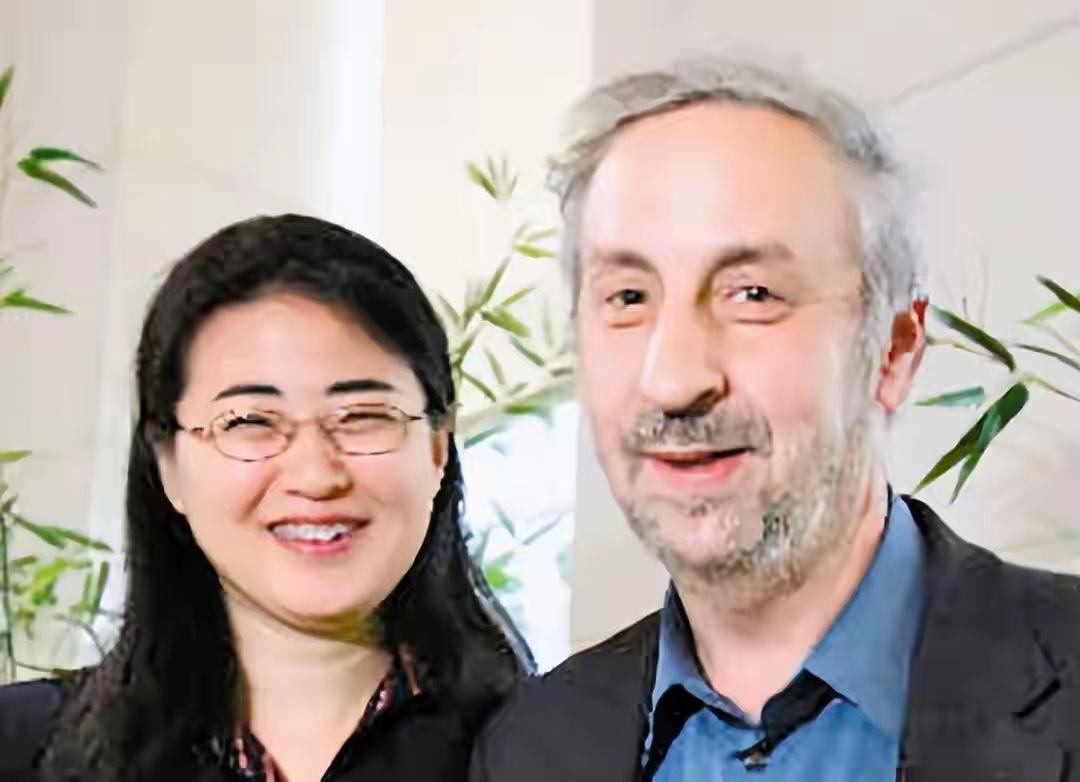 著名汉学家宇文所安去世，最伤心的人莫过于是他的妻子～北大的才女田晓菲

田晓菲才