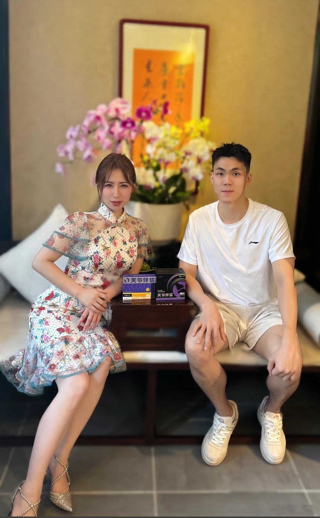 广西“老六”庞峥麟开启商业颜值偶像路线频频出镜，不过不少球迷发现他近期赛场状态有
