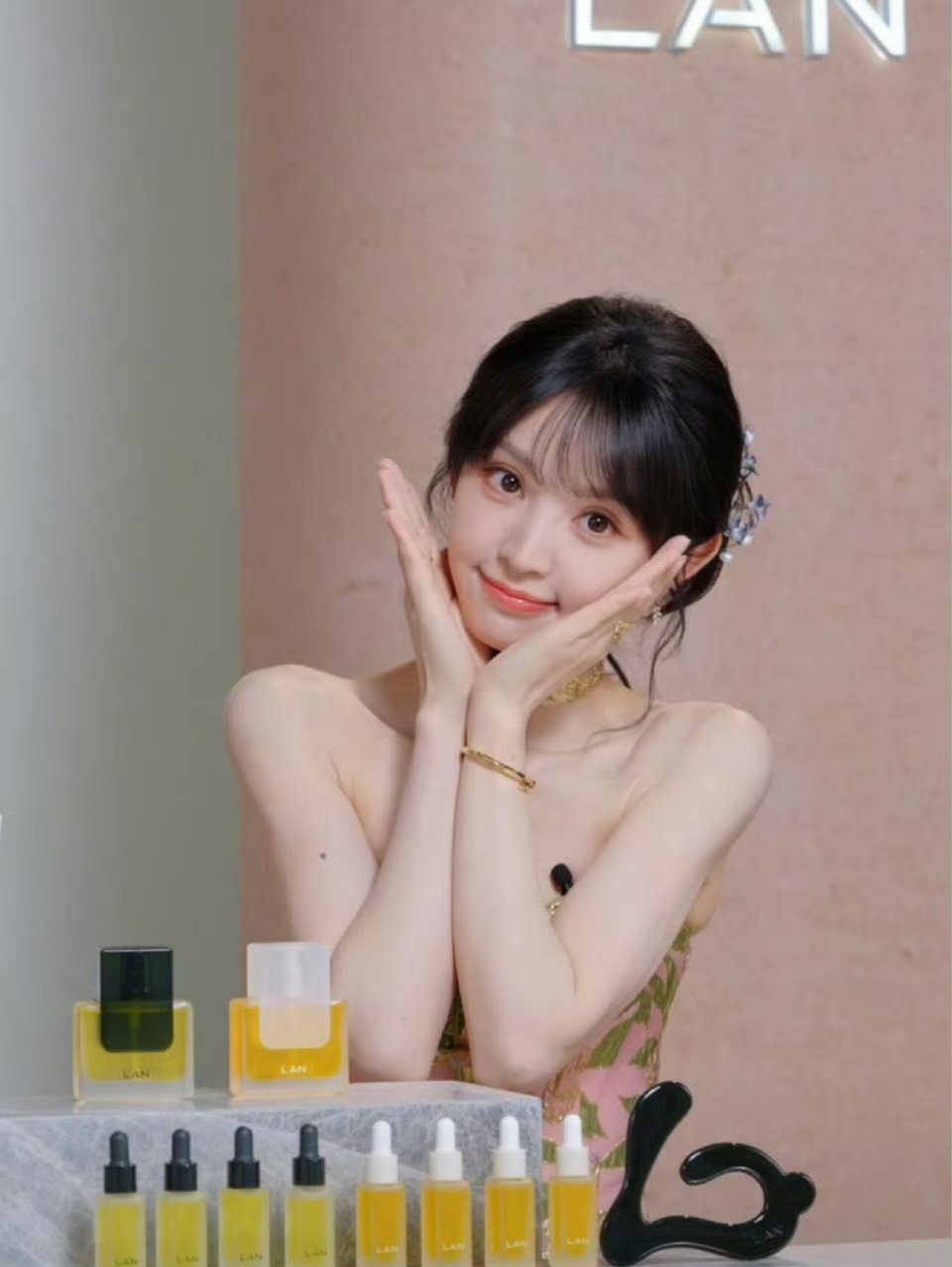 田曦薇直播生图状态，好甜好萌 