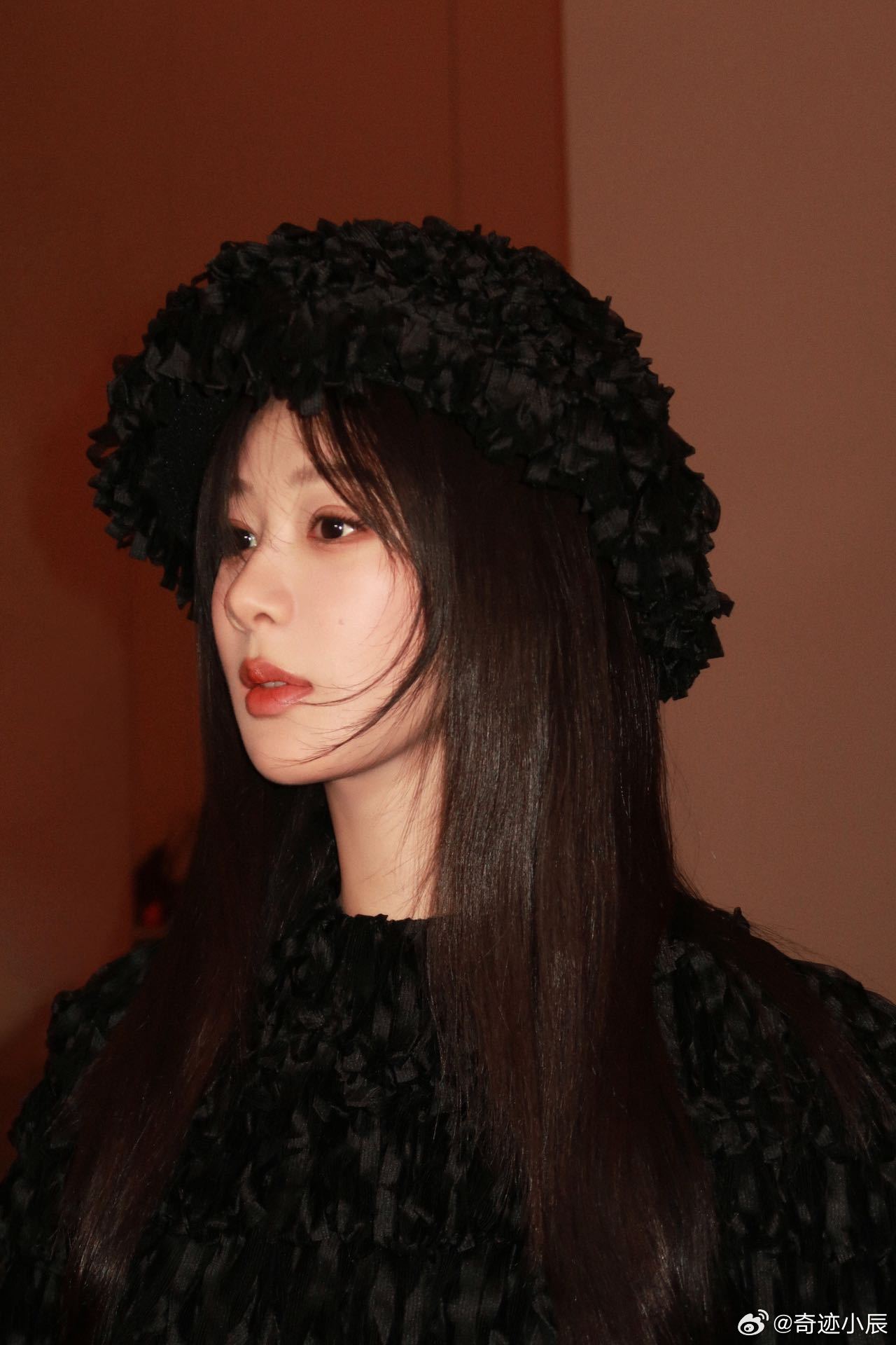 杨紫古装剧宣太夯了杨紫古装进场美到我失语！这身段这扮相，古装剧宣就该这么卷 