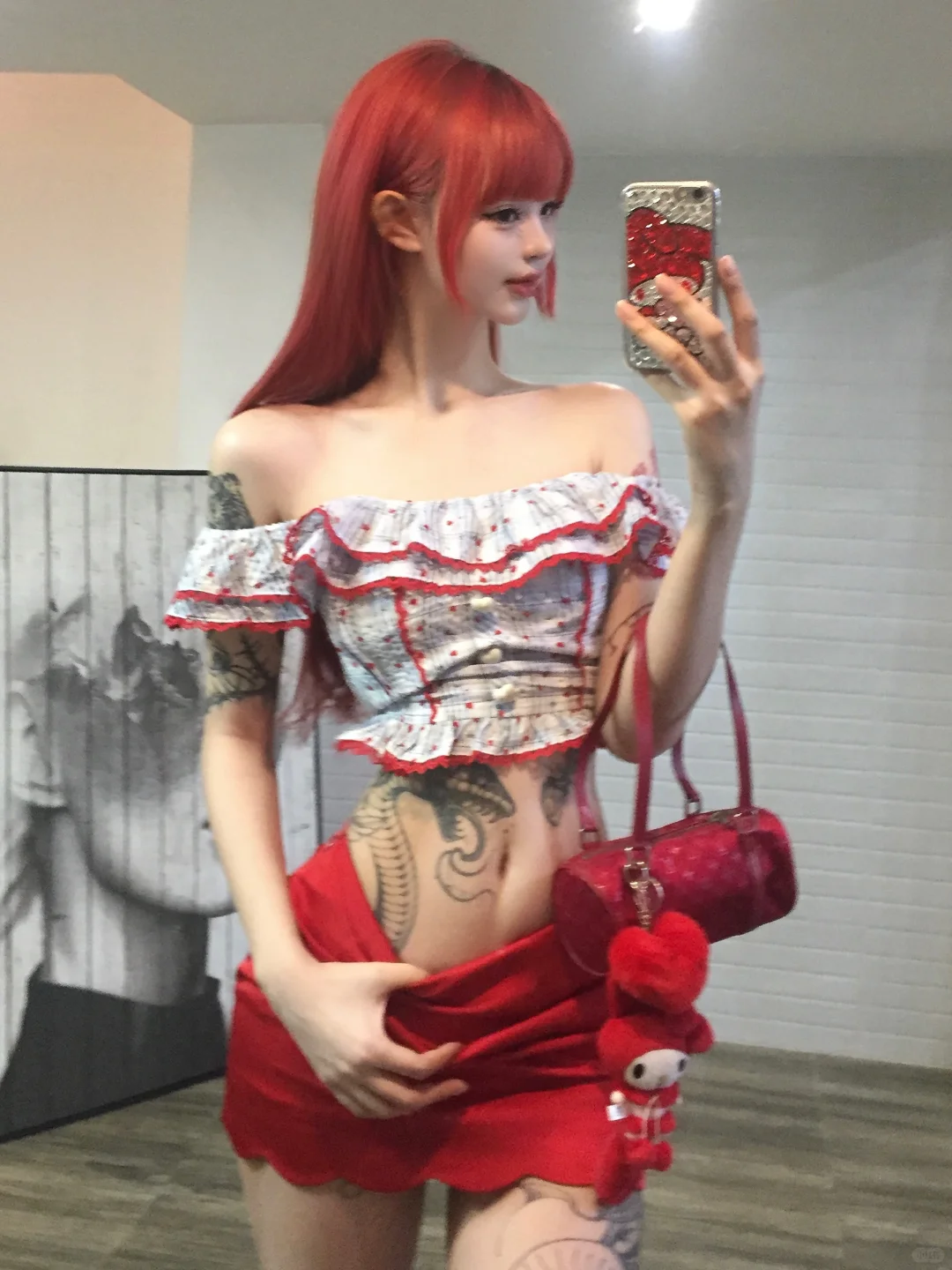 红色美乐蒂比粉色美乐蒂可爱