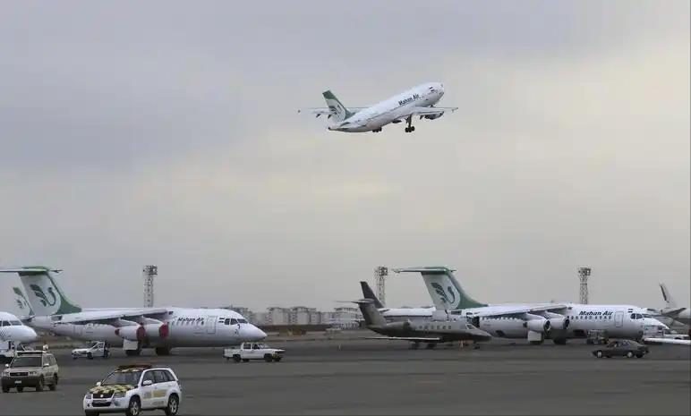 伊朗领空突然关闭，航母提前返回，美军侦察机抵近伊朗红线，点燃中东火药桶只差一颗火