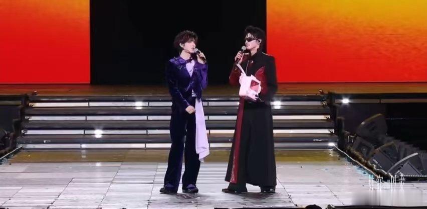 棍铲双人talking全程 少年氛围感天花板！青岛演唱会棍铲开启双人talkin