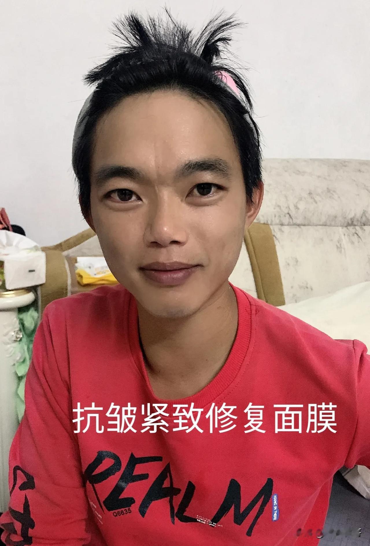 敏嫂:要不要把第一次给我？
我:满脸疑惑得看着她我还有第一次？
敏嫂:我第一次帮