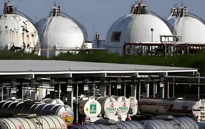 俄油崩到36美元！印度怂了中国抄底，普京开始反击，中亚趁机掀桌

近期国际原油市