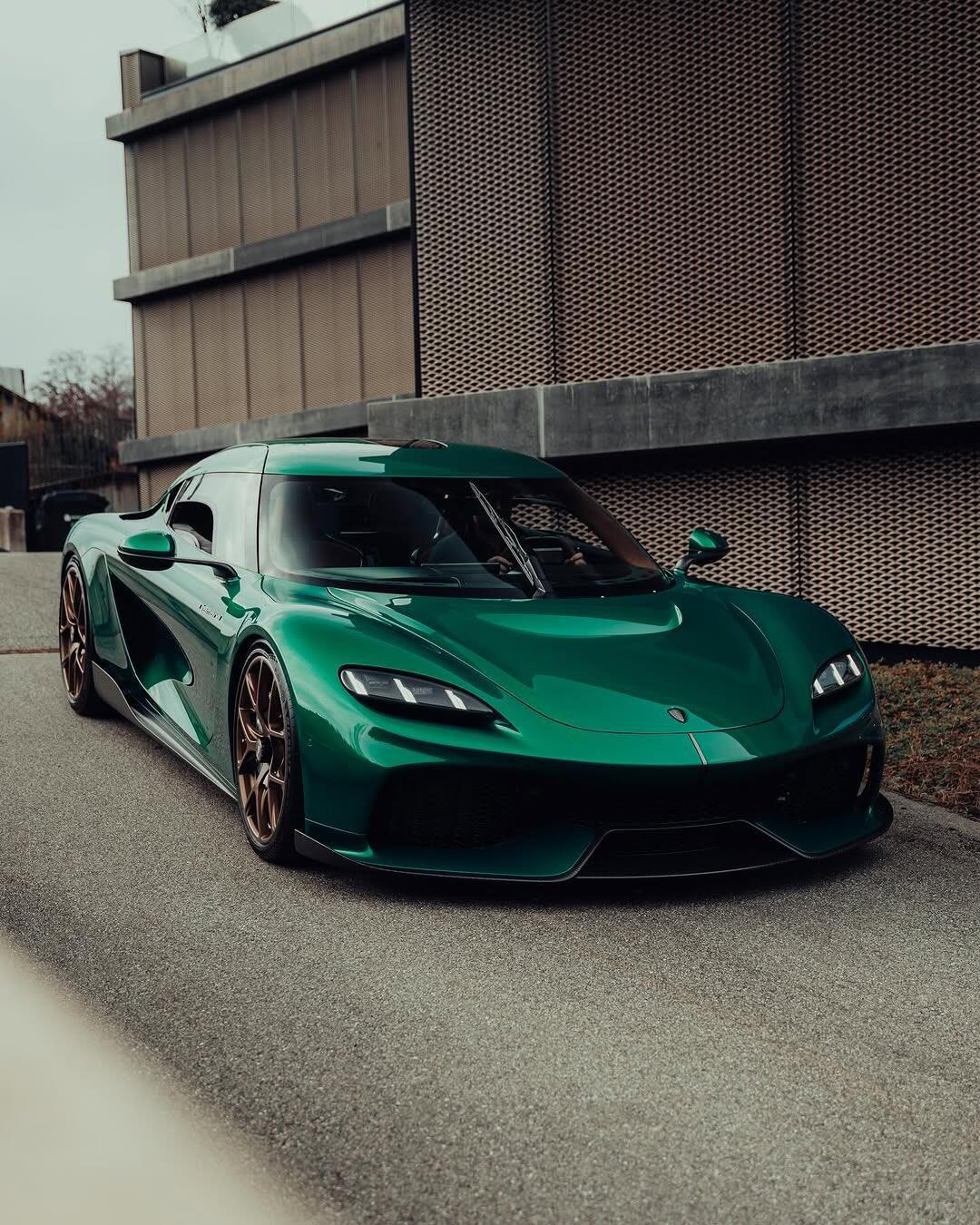 柯尼赛格Gemera跑车准备开始量产，5.0TV8+三电机、零百约1.8秒，全碳