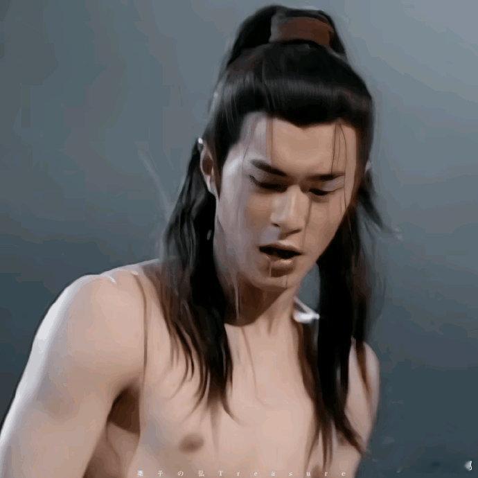 小时候看古天乐的身材真的没觉得有啥，现在是我有眼不识细糠了 ​​​