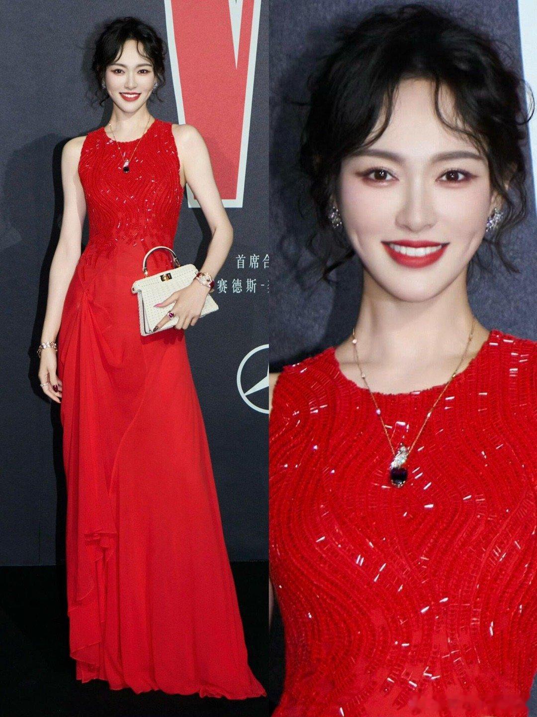 可以说是唐嫣近几年最好的红毯造型🌹真的太太太喜欢唐嫣今晚在W年度光影盛典的造型