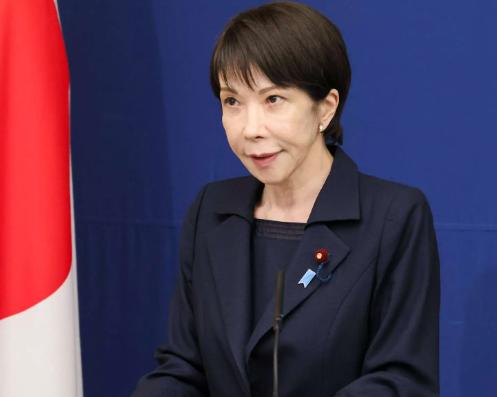 日本新首相高市早苗刚穿上首相的鞋，就迫不及待往越南跑。

按理说，新官上任先访邻