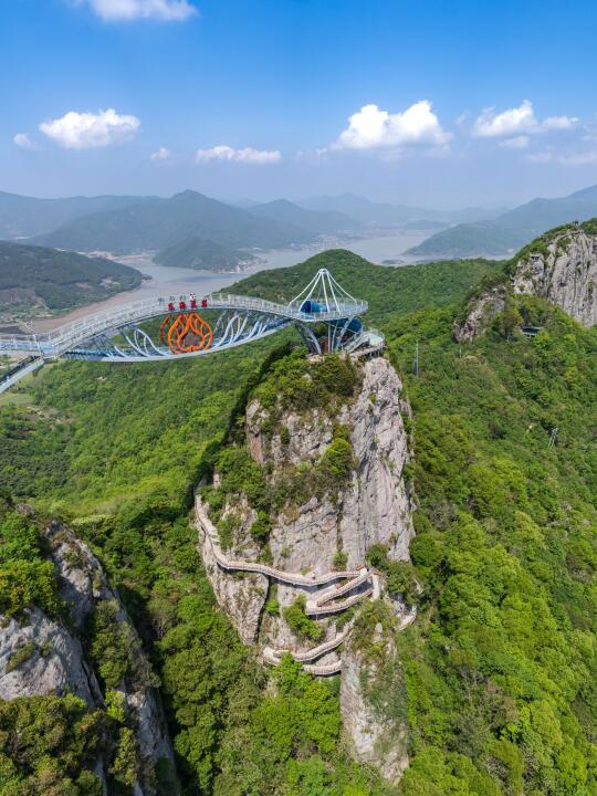 刺激❗️我爬上了海上小华山——东海灵岩