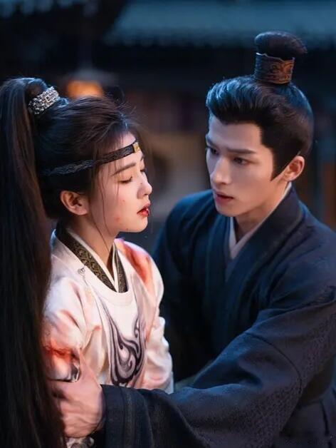 古装悬疑迷们有福啦！白鹿、王星越主演的《唐宫奇案》一开场就惊艳众人。中式恐怖氛围