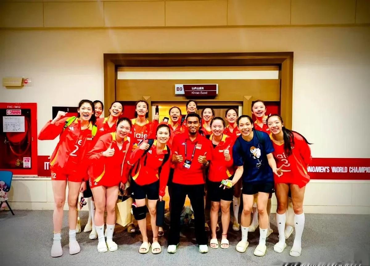 青春风暴不是口号，是敢把19岁朱婷推上首发、把18岁袁心玥扔进生死局的魄力。如今