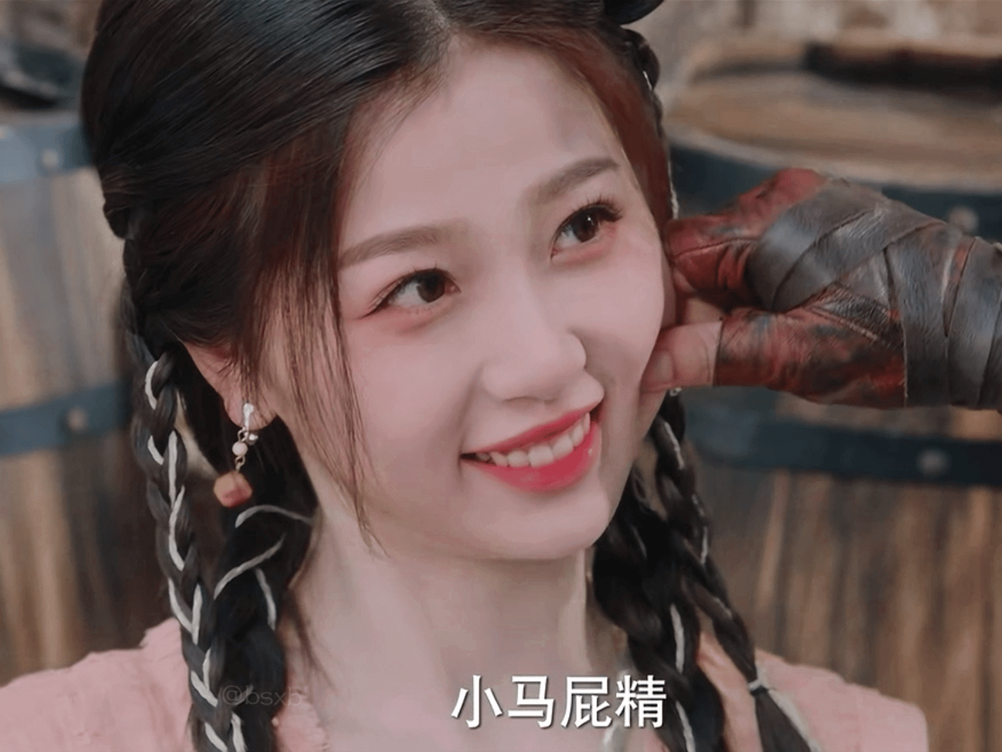 急事 魂穿越今朝的手一下[微笑] ​​​