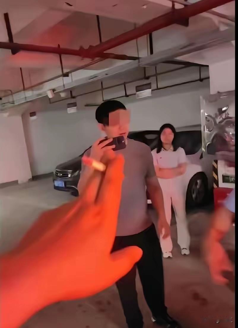 彭女士的父母估计是不会同意，把自己女儿嫁给雷某某了。
一件停车小事件，让彭女士的