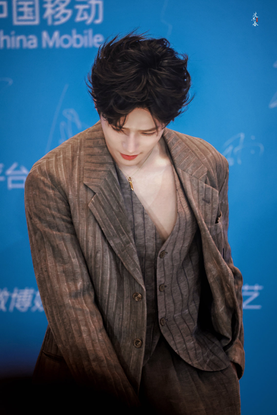 这是我能看的嘛难道这就是衣服宽松的福利?！cr:见水印 