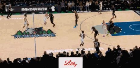 约基奇中投！！ 