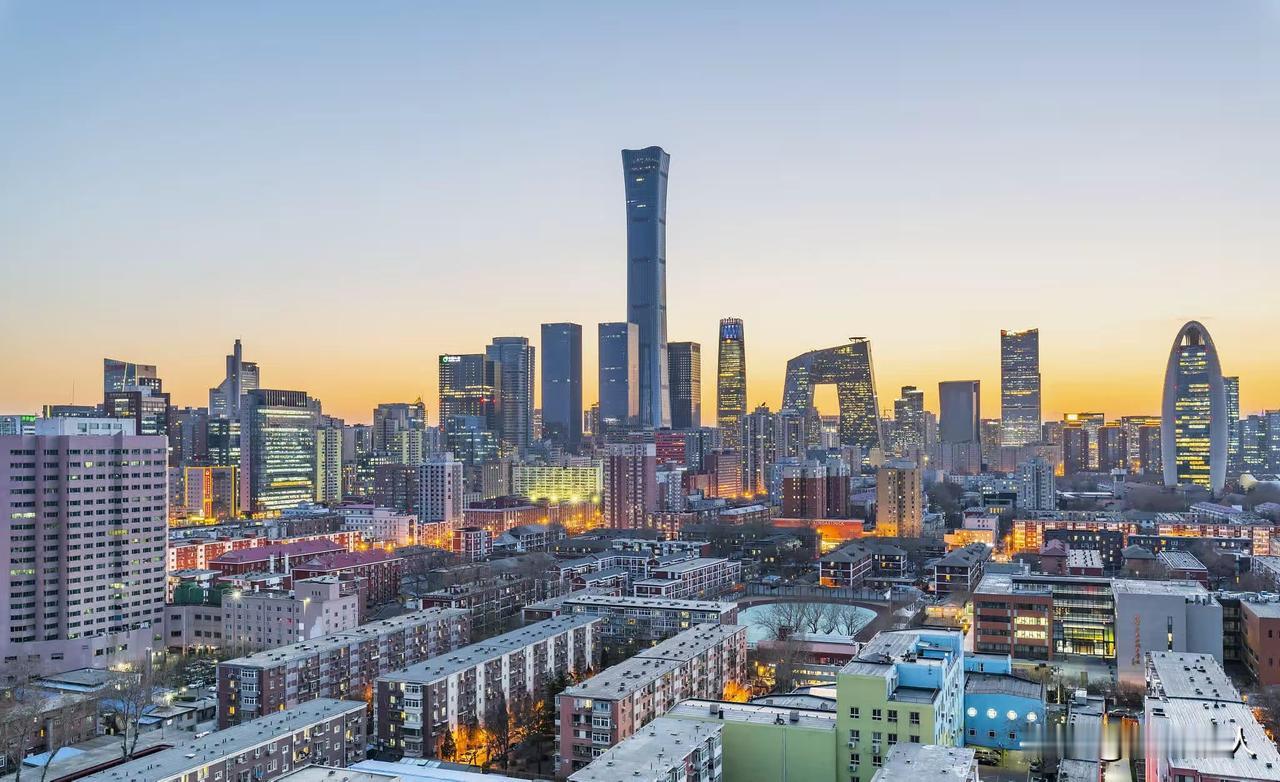 经济高速发展了四十年，可是我们的审美能力，审美标准，文学艺术创作水平，文化宣传的