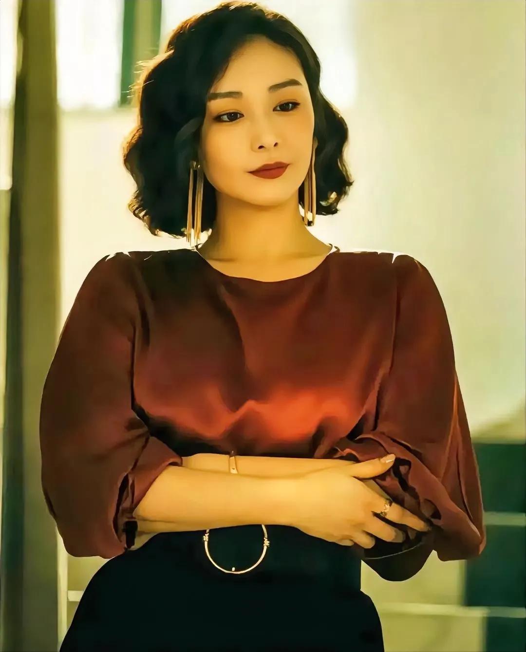 一段令人情感通透的话：

“人心一旦有隙，便难再贴近。世间唯有和解，难复如初。旧