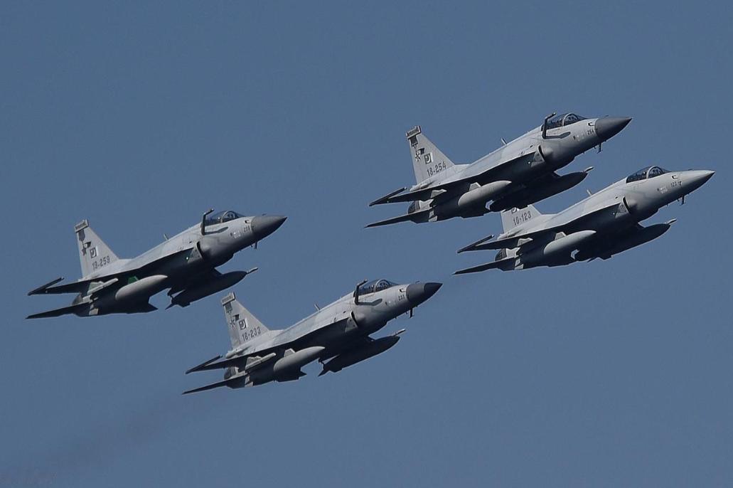 阿联酋着急了！

4月12日，在巴基斯坦的战机抵达沙特后，阿联酋也宣布一个消息：