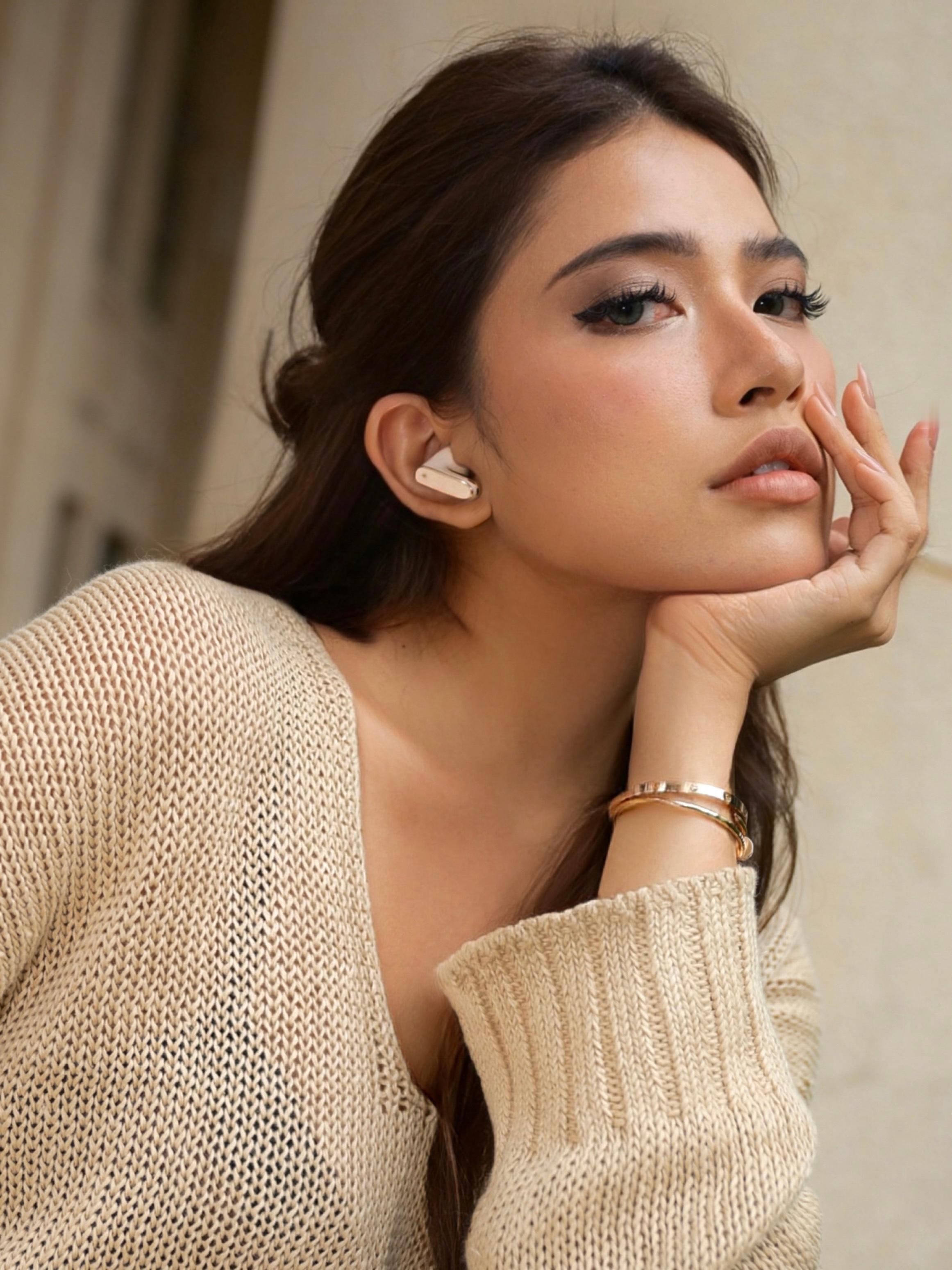 FreeBudsPro5 好听都在细节里看完华为和谭维维这支《向山野》声音挑战短