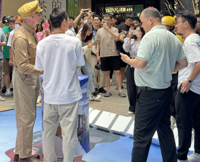 #麦克阿瑟吃鸡纪录片# 问：如何识别是否是一个身经百战的高手特种兵？答：1.会跳