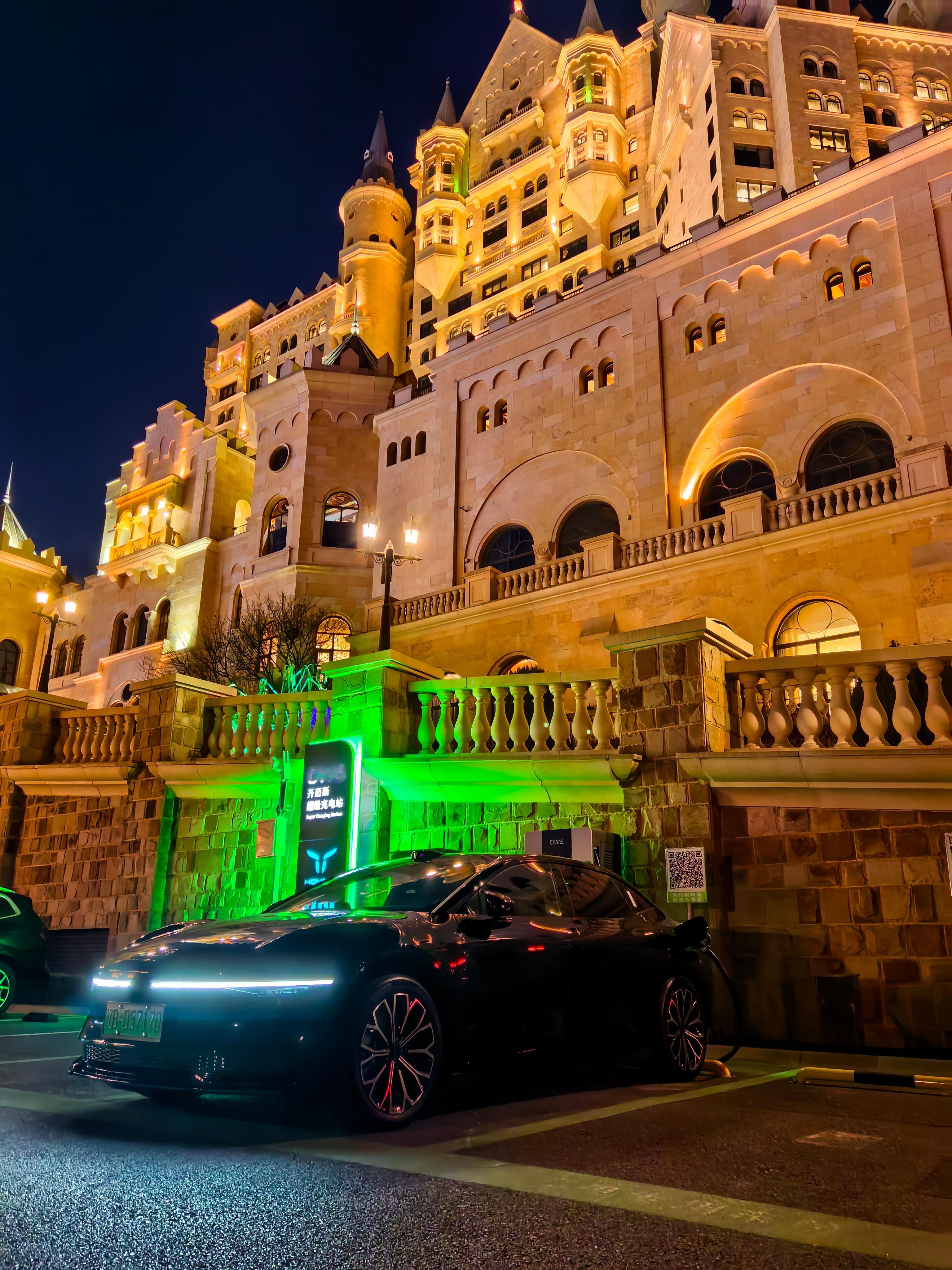 007不到一年时间快9000km日常代步我基本上都是开它...操控好，充电快，车