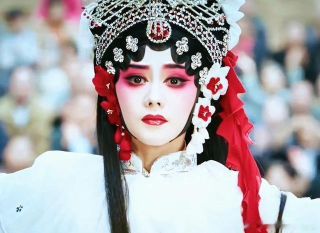 主角爆尾效应存子她们聊起秦腔和忆秦娥那股子认真劲儿，突然就懂为啥这剧能追得人上头