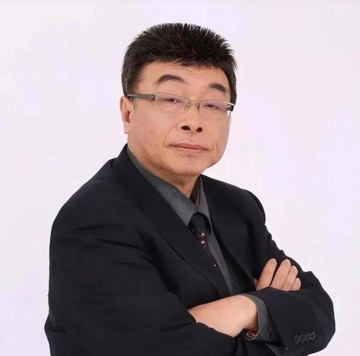 台湾知名评论员邱毅：“倘若中国人民解放军踏上台湾的土地，台湾军队极有可能会选择避