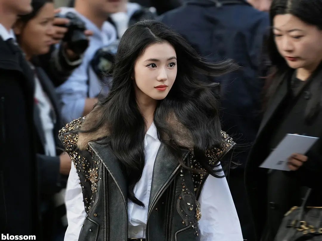 刘浩存好端庄大气啊 ​​​