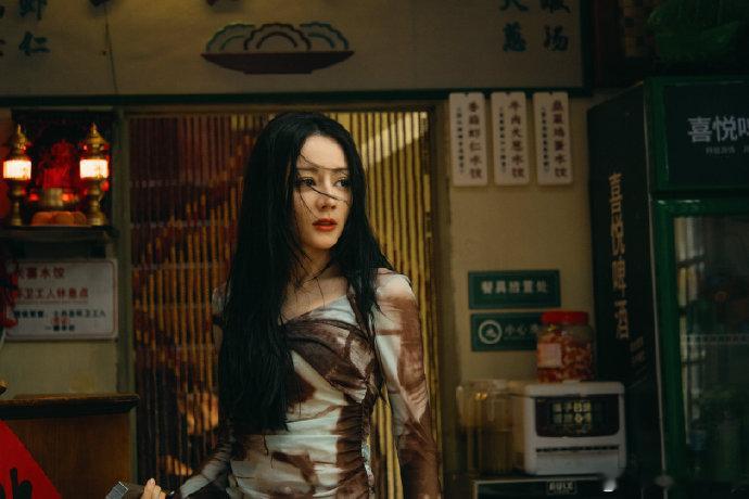 迪丽热巴聂九罗愈发勇敢迪丽热巴聂九罗深挖地枭的秘密从寄人篱下到独当一面，在深挖地