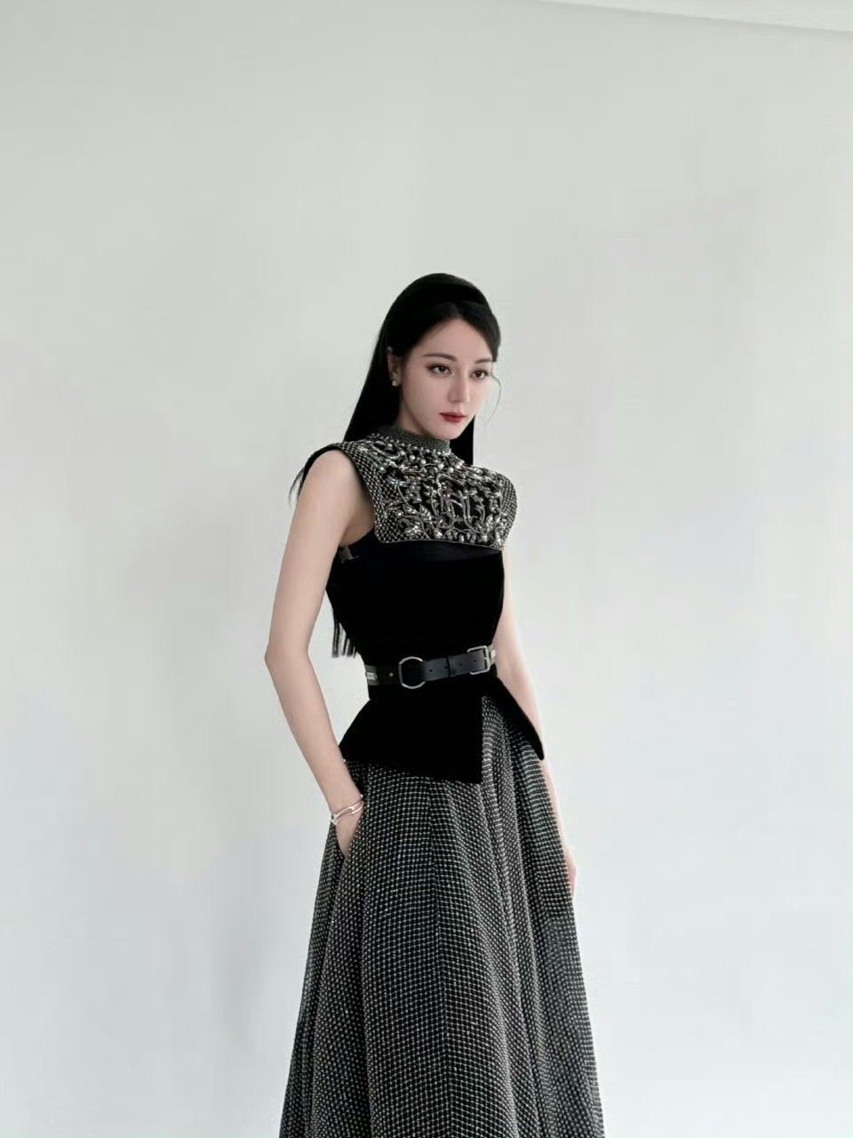 #迪丽热巴最不怕的就是生图##WWD发的迪丽热巴#啊啊啊啊啊啊啊迪丽热巴美到了心