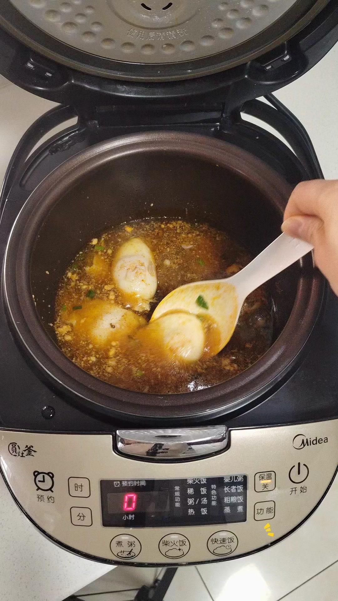 用电饭锅做酸汤荷包蛋太绝了！🍳电饭煲做酸汤荷包蛋真的超简单！油热后放虾皮增鲜，