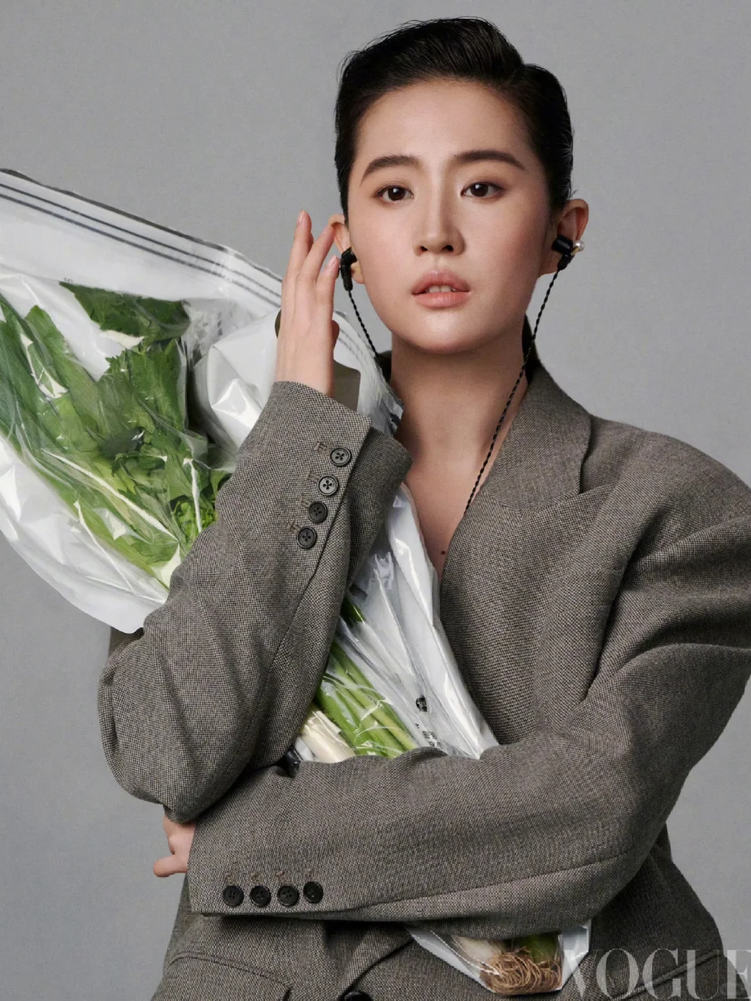 刘亦菲 VOGUE金九封面，有种中性美！