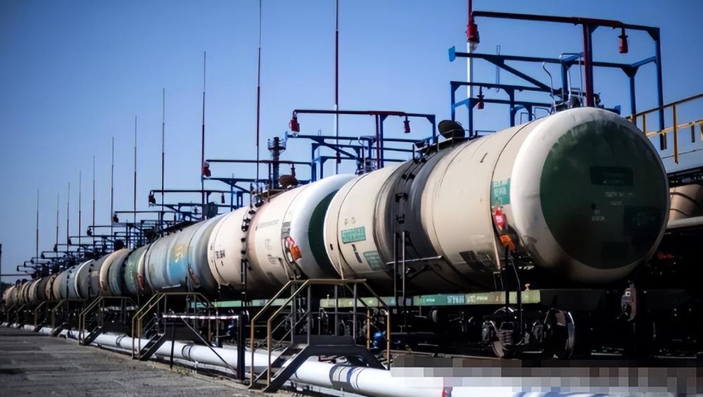 全球能源圈上演惊天反转，俄罗斯石油从无人问津到被亚洲疯抢，短短一个月从28美元飙