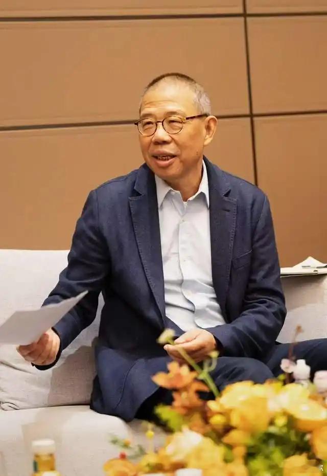 钟睒睒知道所有的内情，但去年被骂那么惨也没揭对手的底，凭这一点，就值得点一个赞。