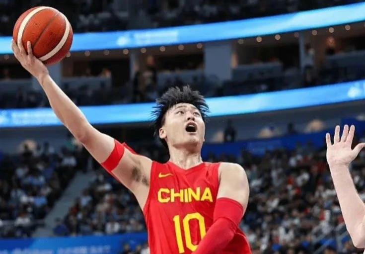 赵睿曾联系过澳洲联赛NBL，尝试加盟！

中国男篮、新疆男篮队员赵睿前两年是有通