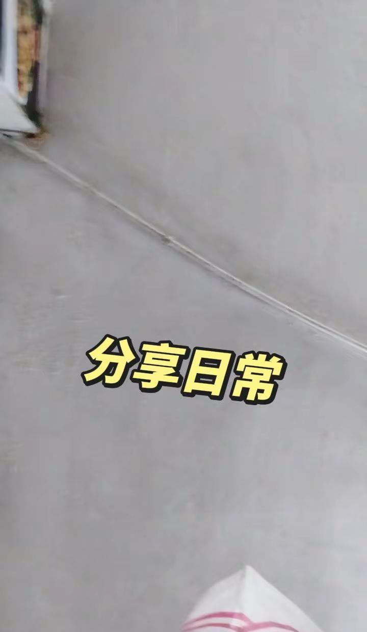 家人们谁懂啊！想把户口迁到城里，卡壳在“证明我妈是我妈”这步！派出所查不到几十年