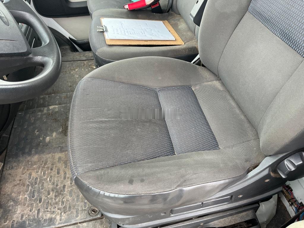 雪铁龙大卡车~~~这玩意是2012年在丹麦上的牌，柴油2.2+6MT，行驶了九万