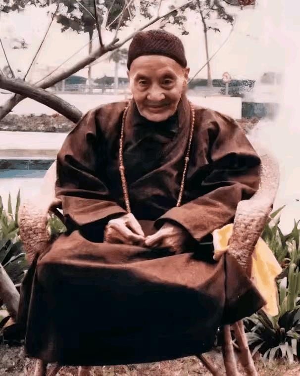 广钦老人：“一个人吃苦时、身处逆境时，能做消业想，能做还债想，能做吃亏是福想，心