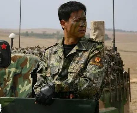 《士兵突击》里连长高城一句话，太扎心也太现实：
“信念这玩意儿不是说出来的，是做