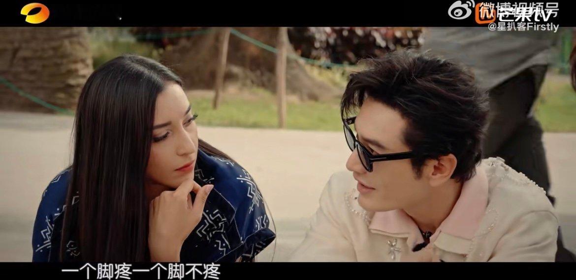黄晓明的脚粉碎性骨折打过六根钢钉中餐厅 他在节目里总是活力满满地处理各种杂事，六