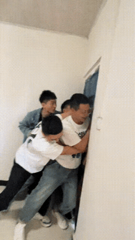 现在没点力气，
都没有资格结婚了。