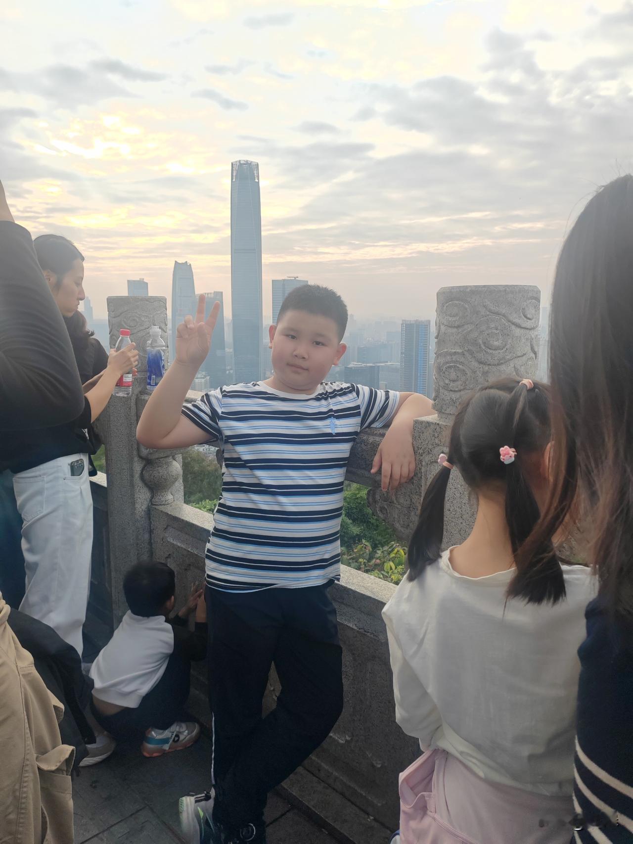 2026最想实现的一件事中彩票1000万。