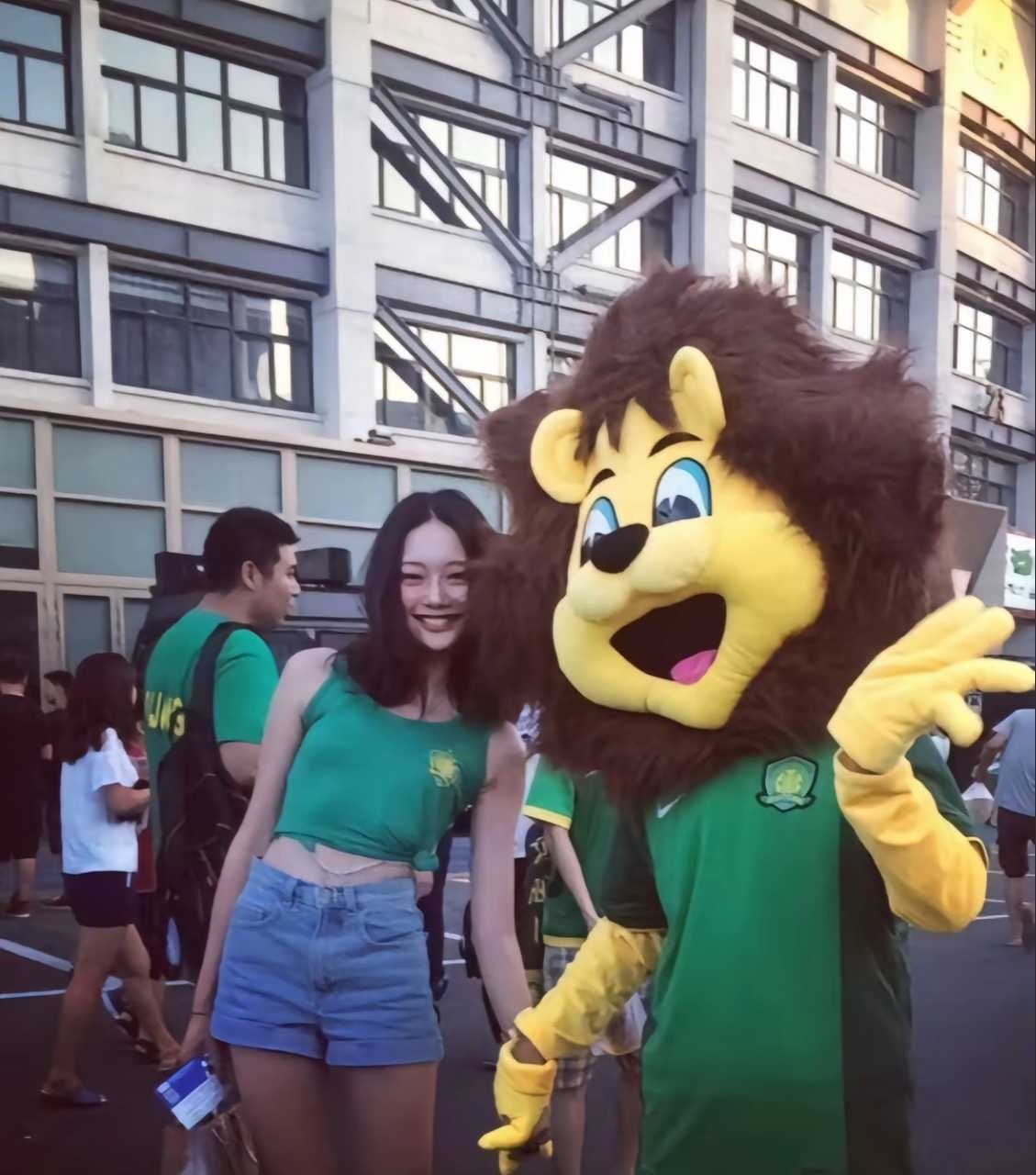 【🥣】没人注意过碗奶是大绿球迷吗 