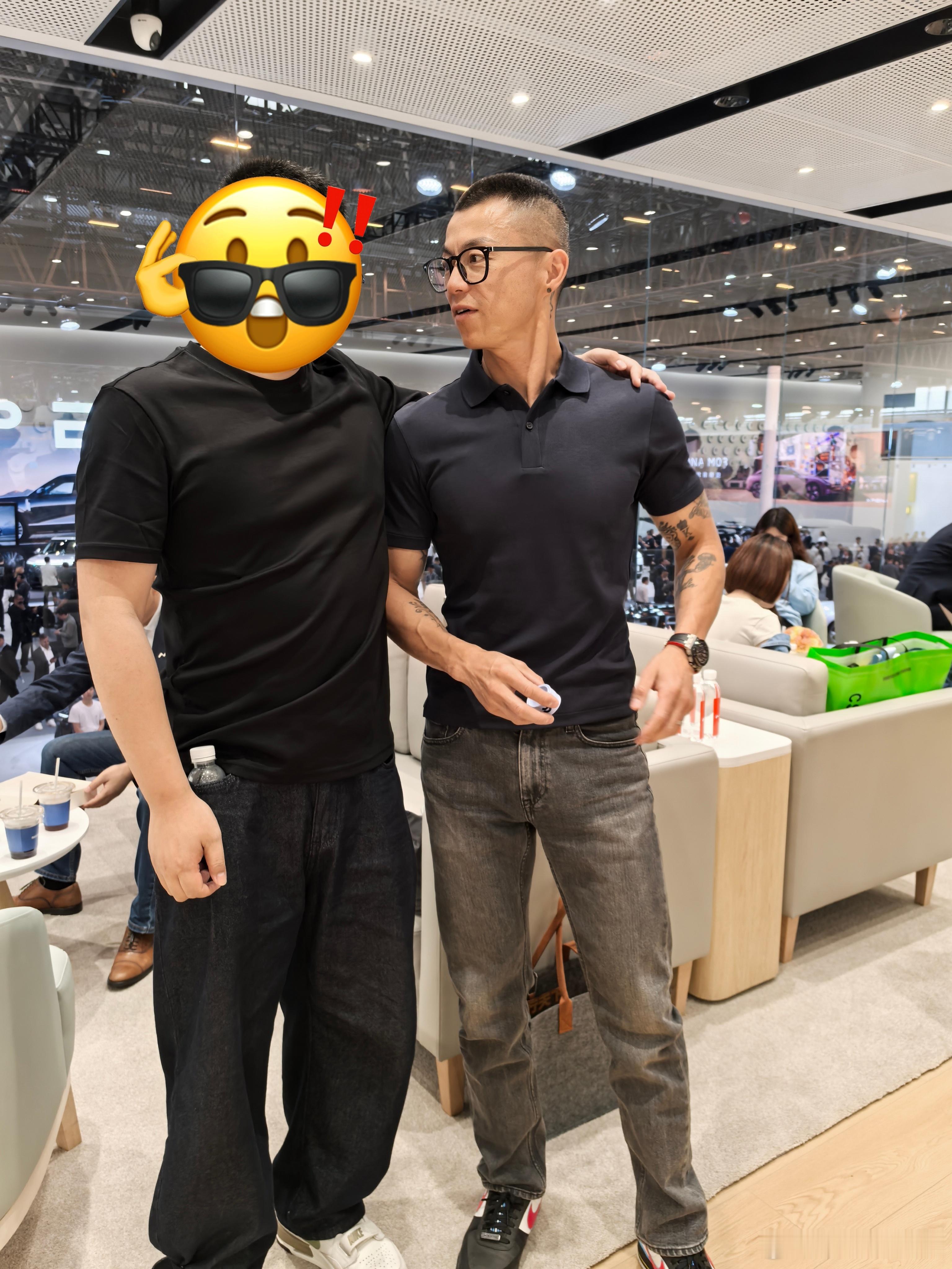 哈哈 看我在蔚来展台找到了谁？震哥说大概…回归…你受得了吗2026北京车展陈震蔚