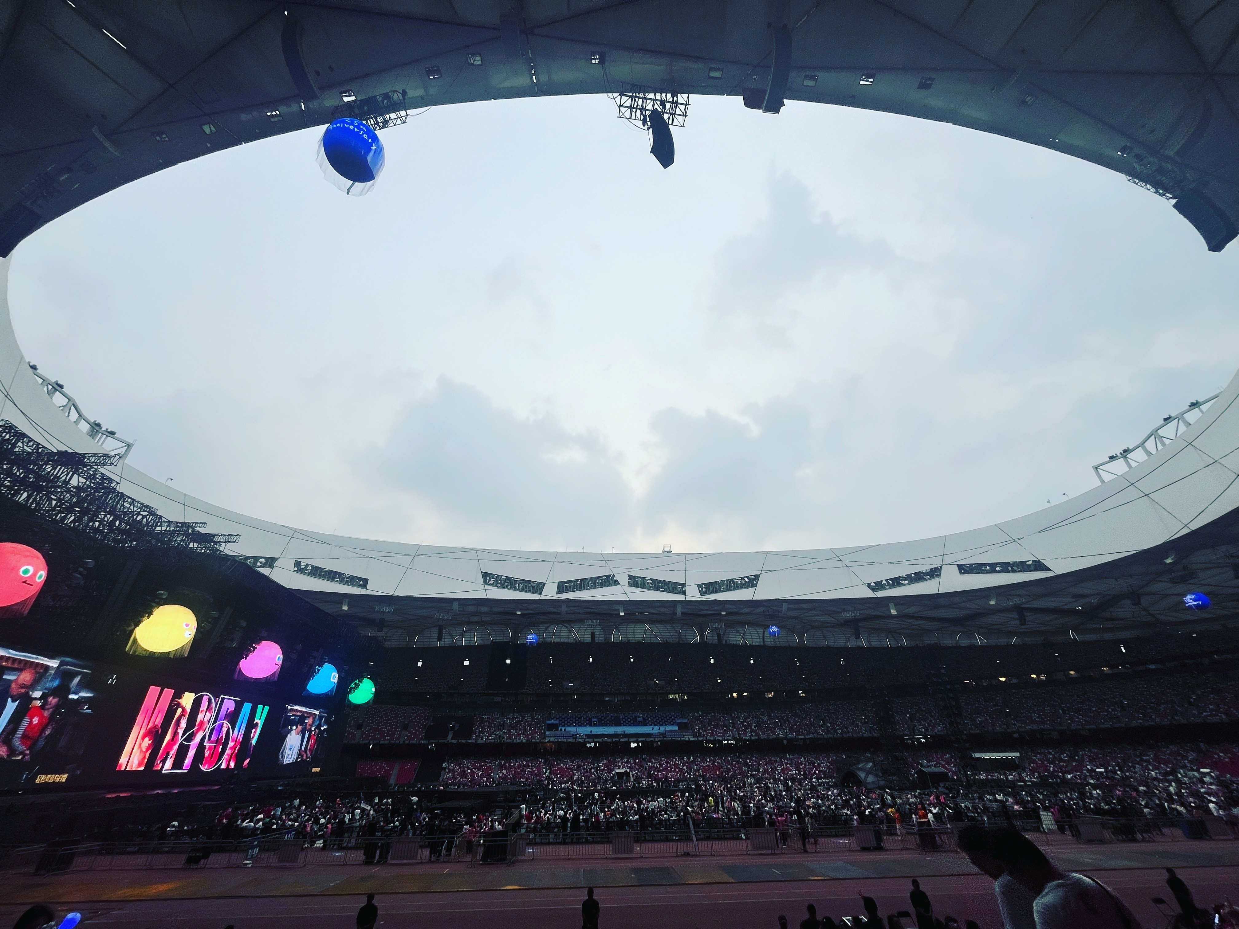 北京周末还是雨雨雨雨雨雨挡不住，我来了！十年之后，重返鸟巢看演唱会！ ​​​